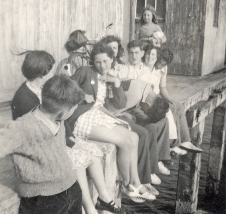 Kids on the harbour - c1960? - Cromarty Archive